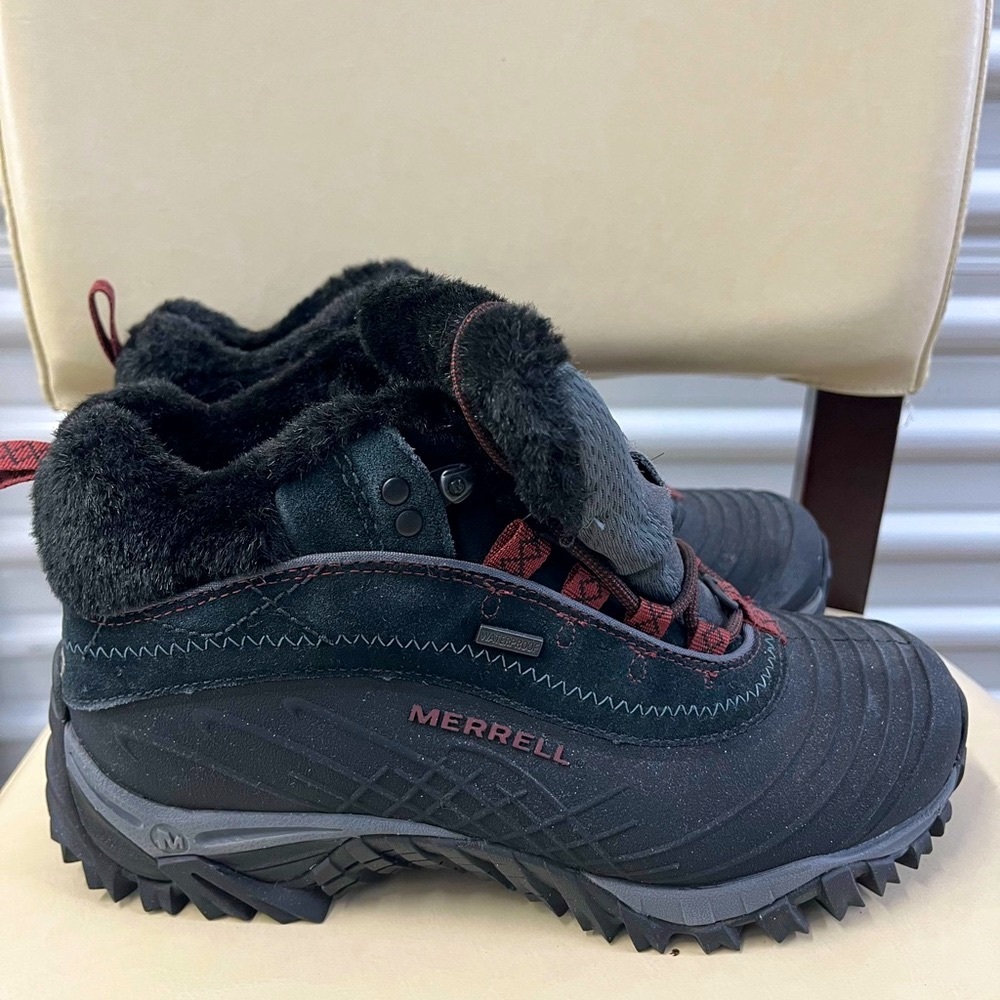 Merrell Women's Isotherm Mid Waterproof Winter Boots 200 Gram Insulation